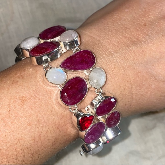 Gorgeous Ruby + Red Quartz heart + Biwa Pearl statement bracelet - Picture 5 of 11